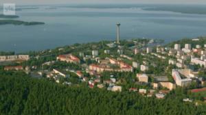 Meidän maamme - Vårt land: Tampereelle! Lennä Tammerkosken yli, kierrä Näsinneula ja katso jääkiekkoa lintuperspektiivistä!: 08.01.2017 22.00