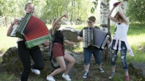 Kylässä: Kesäteatteria: 05.07.2016 11.00