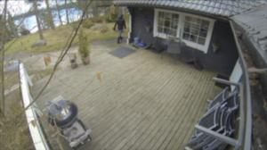 Puoli seitsemän: Huonosti suojatut valvontakamerat voivat johdattaa varkaat pihaasi (S): 18.11.2016 10.17