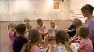 Tosi tarina: Tanssitunti: 17.08.2016 15.50