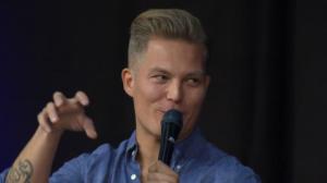 Helsingin kirjamessut: Cheek ja tulevan tähden tie (S): 28.10.2016 20.20