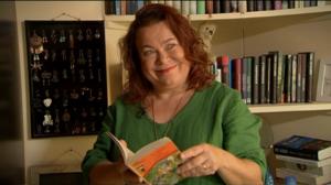 Yle Uutisluokka Triplet: Kirjailija Leena Lehtolainen tiesi tulevan ammattinsa jo 12-vuotiaana (S): 20.09.2016 11.10