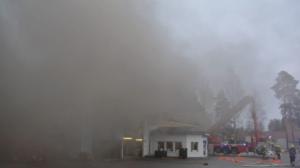 Yle Nyheter Östnyland video: Dramatisk brand vid Euromaster i Borgå (S): 24.10.2016 14.04