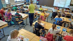 Yle Uutisluokka Triplet: Kouluissa saa edelleen puhua tytöistä ja pojista (S): 19.10.2016 11.12