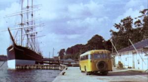 Postiautolla Suomea pitkin ja poikin