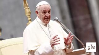 Paavi piti palmusunnuntain messun tyhjässä kirkossa: 06.04.2020 10.48