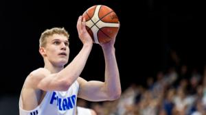 Matkalla supertähdeksi - Lauri Markkanen: 06.12.2017 15.12