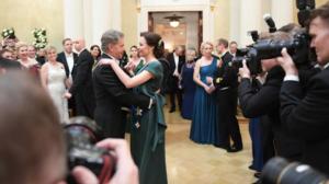 Yle Uutisluokka Triplet: 3,6 miljoonaa suomalaista seurasi Ylen linnan juhlia: 07.12.2017 11.49