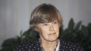 Kuka kumppaniksi Suomi-neidolle: Elisabeth Rehn (1994): 15.01.2018 00.55