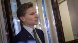 Yle Uutisluokka Triplet: Oikeusministeri Häkkänen kiirehtii tiedustelulakia: 17.01.2018 12.25