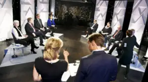 Yle Uutisluokka Triplet: Niinistö Svenska Ylen tentissä: "Vastaisuudessa oltava tarkempi Lähi-idän asevientilupien kanssa": 23.01.2018 09.27