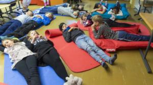 Yle Uutisluokka Triplet: Vartin päiväunet koulussa parantavat keskittymistä: 09.02.2018 10.28