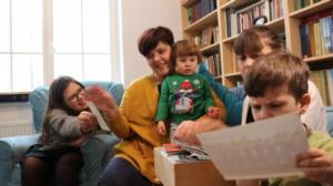 Yle Uutisluokka Triplet: Puolan valtapuolue kasvattaa suosiotaan satsaamalla lapsiperheisiin: 13.02.2018 09.54