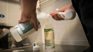 Yle Uutisluokka Triplet: Pääkaupunkiseudun lukioissa tutkitaan siivouskemikaalien vaikutusta koulujen sisäilmaan: 16.02.2018 11.01