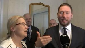 Yle Nyheter: Det hettar till mellan Leena Meri och Paavo Arhinmäki i Gullranda. (S): 14.03.2018 19.07