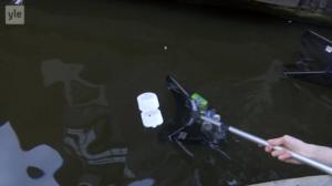 Yle Uutisluokka Triplet: Hollannissa vedotaan kuluttajiin, jotta muovin käyttö vähenisi: 03.05.2018 10.17