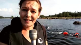 Lokalt live: Se när Sonja Hanhikoski-Sacklén och Markus Back simmade från Gamla hamn i Jakobstad till Mässkär: 01.08.2018 18.07