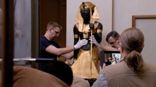 Tutankhamon: Viimeinen näyttely (7) - Tutankhamon: Viimeinen näyttely (7)