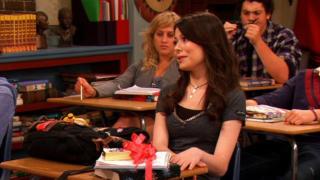 iCarly (S) - iParty With Victorious