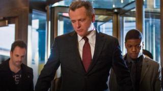 Elementary (12) - Dirty Laundry