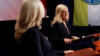 Parks and Recreation (7) - The Debate