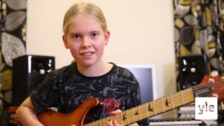 14-vuotias Juho Ranta-Maunus ehdolla maailman parhaaksi nuoreksi kitaristiksi: 17.12.2020 11.48