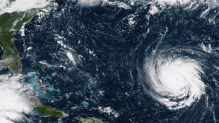 Poikkeuksellisen voimakas hurrikaani lähestyy Yhdysvaltain itärannikkoa - sateet ja tulvat vaarallisia: 13.09.2018 14.59