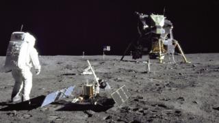 Neil Armstrong astui Kuun pinnalle 50 vuotta sitten - katso historiallinen hetki uudelleen: 21.07.2019 08.29