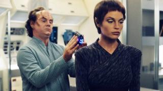 Star Trek: Enterprise (12) - Breaking The Ice