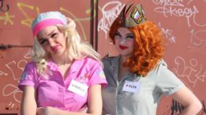 Olga ja Pamela - Pakkohoidon kesä 2011: Pakkohoidossa!