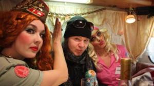 Olga ja Pamela - Pakkohoidon kesä 2011: Happoradion Aki Tykki pakkohoidossa