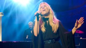Melkein unplugged: Krista Siegfrids