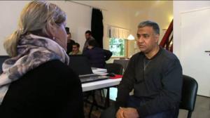 - Jag är som pånyttfödd. Omar är en av de första på asylmottagningen i Evitskog som får stanna i Finland.: 30.11.2015 19.26