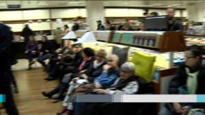 Yle Uutisluokka Triplet: Dekkaristi Jens Lapidus pohtii: Mikä saa nuoren liittymään jengiin? (S): 03.12.2015 18.22