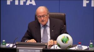 Yle Uutisluokka Triplet: Kansainvälinen jalkapalloliitto Fifa rypee skandaaleissa (S): 08.12.2015 15.25