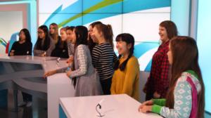 Yle Uutisluokka: Yle uutisluokkalaisten ja Satakielisten uutisten tervehdys Taiwaniin (S): 04.11.2016 12.32