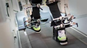 Yle Uutisluokka Triplet: Halvaantunut Eemi kuntoutuu robotin avulla (S): 25.11.2016 09.45