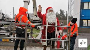 Joulupukki tervehti pikkupotilaita nosturin korista Taysissa – Katso tallenne tapahtumasta: 16.12.2020 10.48