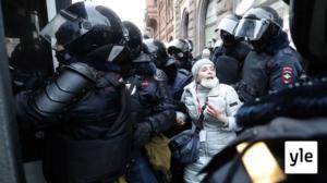 Poliisi on käyttänyt kovia otteita ja voimatoimia estääkseen oppositiojohtaja Aleksei Navalnyia tukevat mielenosoitukset Venäjällä: 31.01.2021 17.31