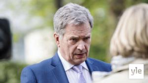 Presidentti Niinistö vaihtaa opiskelijoiden kanssa ajatuksia suurvaltapolitiikasta: 21.04.2021 12.18