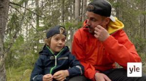 Jontti och Charlie leker i skogen: 20.09.2021 14.30