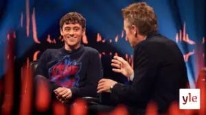 Neulova brittiläinen uimahyppääjä Tom Daley vastustaa homofobiaa : 05.11.2021 20.00
