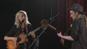 Yksin lavalla: Frida Andersson & Moa Lignell: 07.01.2018 00.01