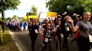 Lokalt live: Gymnaestrada gymnaster i parad genom Åbo centrum!: 07.06.2018 21.57