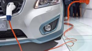 Japanilaisprofessori: Sähköautoilun mullistava akku valmis 5-10 vuodessa: 31.08.2018 11.57