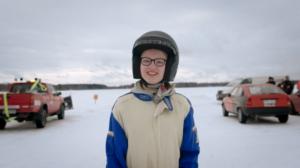 Iina käy autoilemassa jääradalla: 02.11.2018 17.00