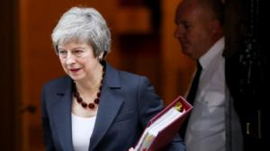 Britannian pääministeri Theresa May kertoo hallituksen brexit-päätöksen  : 14.11.2018 21.37