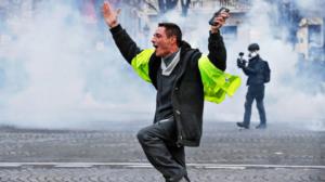 Pariisissa mellakoidaan presidentti Macronin verouudistusta vastaan: 24.11.2018 13.26