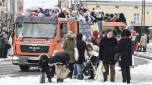 Vapaus koittaa! Abit juhlivat perinteisiä penkkareita: 14.02.2019 13.06