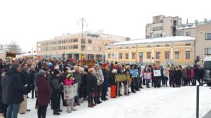 Svenska Yle  live: Föräldrar och elever vid Oxhamns skola marscherar för en frisk skola: 14.02.2019 14.26